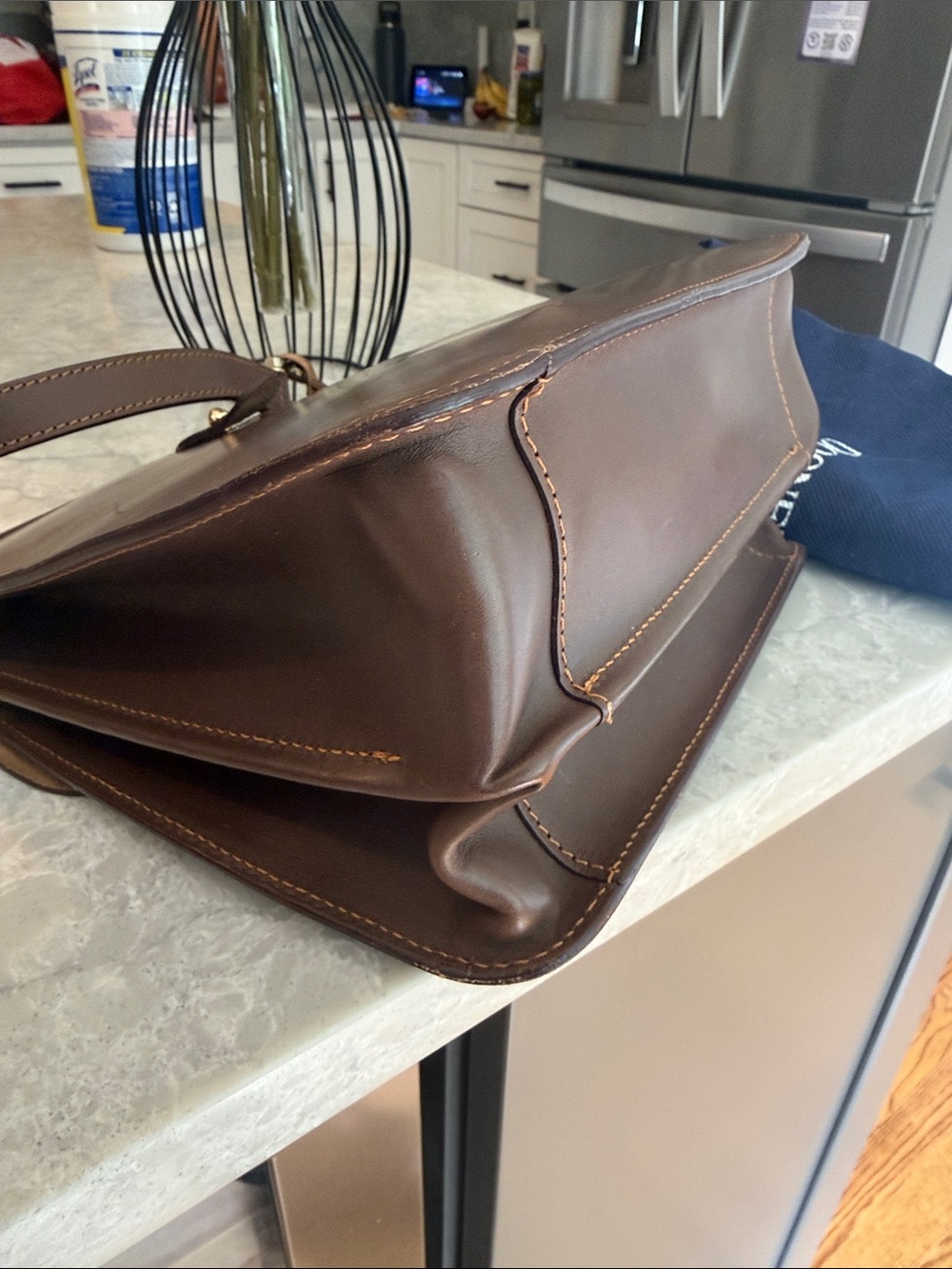 Dooney and Bourke flip tab Alto messenger crossbody - Picture 5 of 10